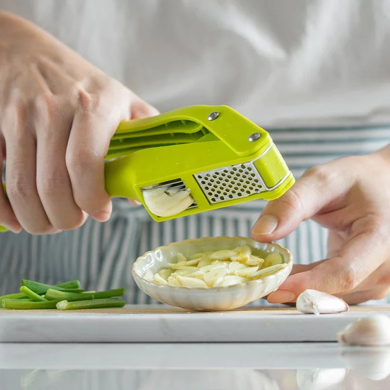 2 en 1 presse-ail et trancheus - Kitchen Gadgets Cool avis et prix
